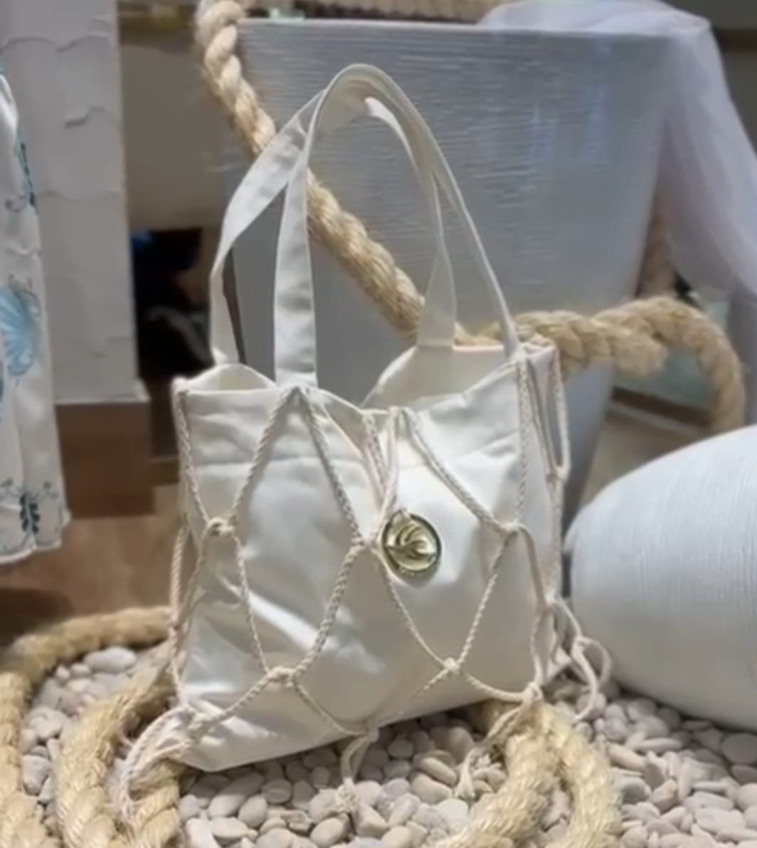 Bolsa Branca da Encomenda Especial by Romélia Mariano